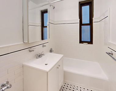 141 East 56th Street - Photo Thumbnail 2