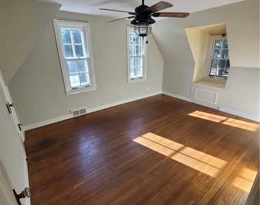 3209 Deer Path Ln - Photo Thumbnail 16