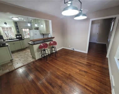 3209 Deer Path Ln - Photo Thumbnail 8