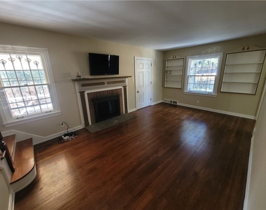 3209 Deer Path Ln - Photo Thumbnail 10