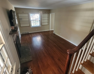 3209 Deer Path Ln - Photo Thumbnail 13