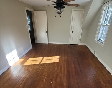 3209 Deer Path Ln - Photo Thumbnail 17