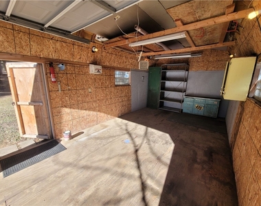 3209 Deer Path Ln - Photo Thumbnail 44