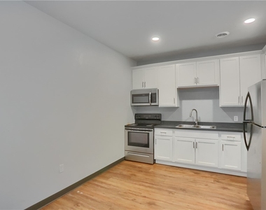 526 Fallowfield Ave - Photo Thumbnail 3