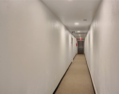 526 Fallowfield Ave - Photo Thumbnail 12