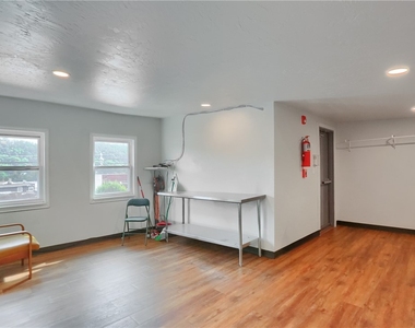 526 Fallowfield Ave - Photo Thumbnail 13