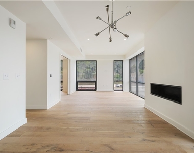 2330 Penn Ave - Photo Thumbnail 10