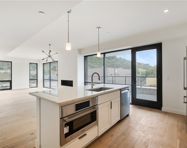 2330 Penn Ave - Photo Thumbnail 7