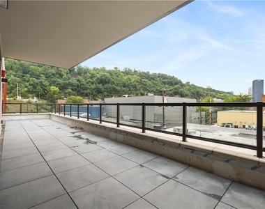2330 Penn Ave - Photo Thumbnail 14