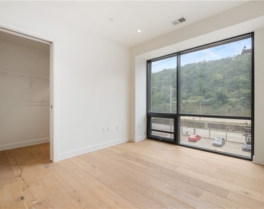 2330 Penn Ave - Photo Thumbnail 22