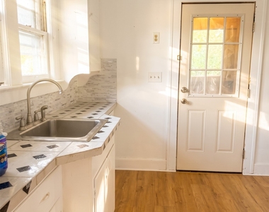 5 Bigelow St - Photo Thumbnail 2