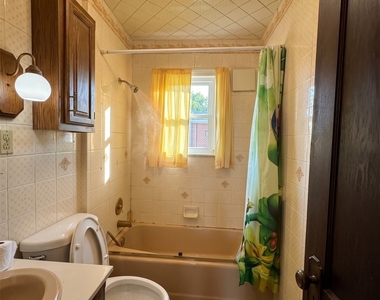 5 Bigelow St - Photo Thumbnail 6