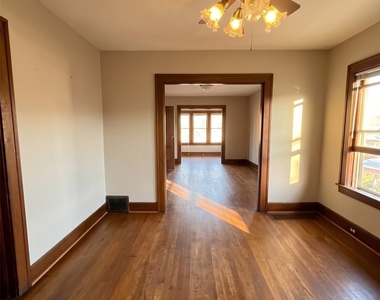 5 Bigelow St - Photo Thumbnail 4