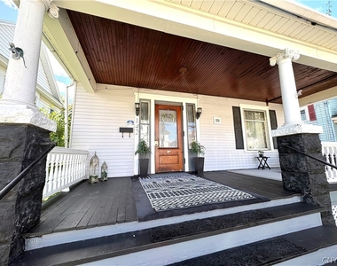 142 Curtis Place - Photo Thumbnail 3