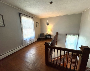 142 Curtis Place - Photo Thumbnail 23