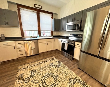 142 Curtis Place - Photo Thumbnail 9
