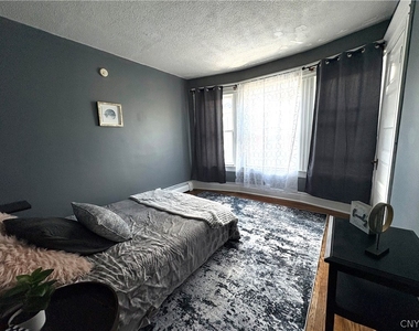 142 Curtis Place - Photo Thumbnail 24