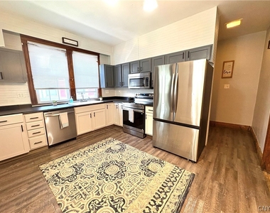 142 Curtis Place - Photo Thumbnail 10