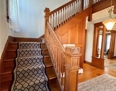 142 Curtis Place - Photo Thumbnail 6
