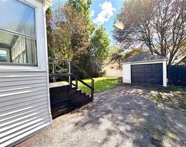142 Curtis Place - Photo Thumbnail 37