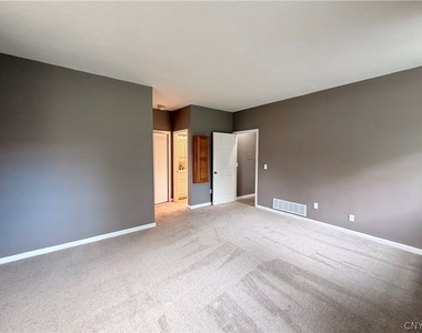 10 Foery Drive - Photo Thumbnail 8