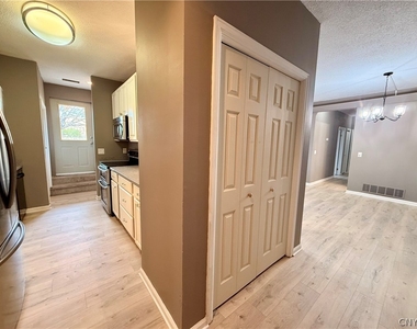10 Foery Drive - Photo Thumbnail 2