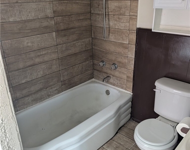 680 Clarissa Street - Photo Thumbnail 6
