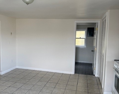 237 W 3rd Street - Photo Thumbnail 7