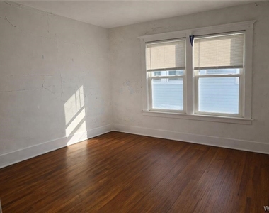 196 Englewood Avenue - Photo Thumbnail 8