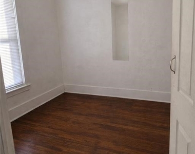 196 Englewood Avenue - Photo Thumbnail 10