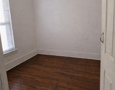 196 Englewood Avenue - Photo Thumbnail 9