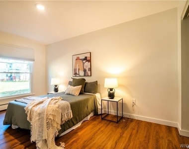 538 Linwood Avenue - Photo Thumbnail 7