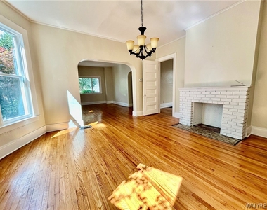 373 Woodward Avenue - Photo Thumbnail 7