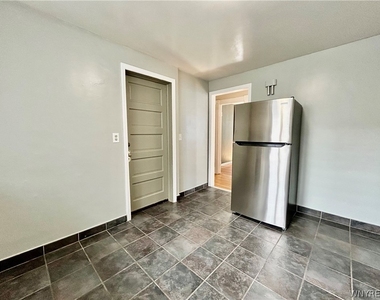 373 Woodward Avenue - Photo Thumbnail 12