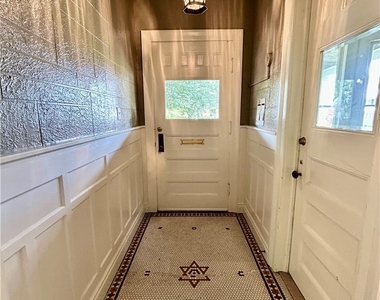 373 Woodward Avenue - Photo Thumbnail 2