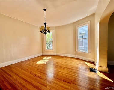 373 Woodward Avenue - Photo Thumbnail 9