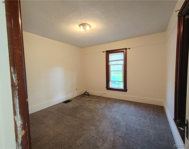 770 Lake Road - Photo Thumbnail 11