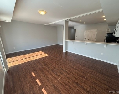 48 Roger Chaffee Drive - Photo Thumbnail 8