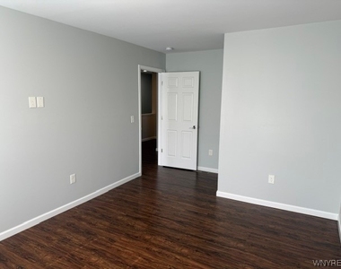 48 Roger Chaffee Drive - Photo Thumbnail 15