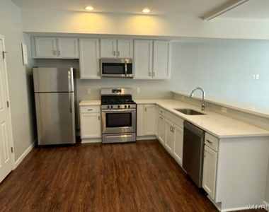 48 Roger Chaffee Drive - Photo Thumbnail 5