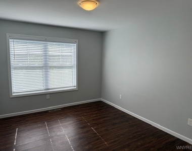 48 Roger Chaffee Drive - Photo Thumbnail 12
