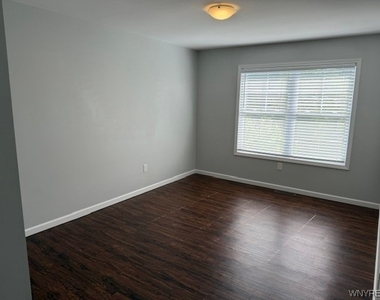 48 Roger Chaffee Drive - Photo Thumbnail 14