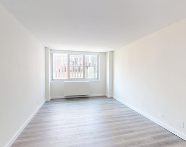 East 34th Street - Photo Thumbnail 2