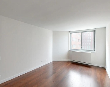 East 34th Street - Photo Thumbnail 4