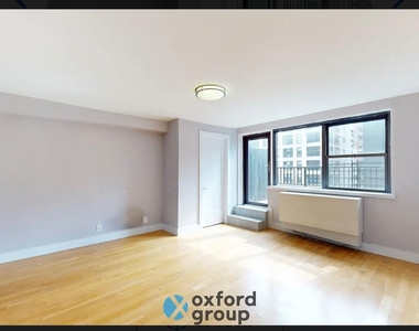 East 47th Street - Photo Thumbnail 8
