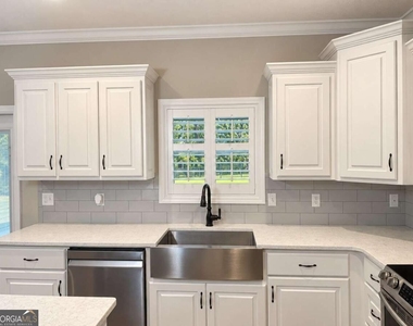 320 Daniel Trent Way - Photo Thumbnail 12