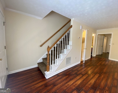 164 Berlin Court - Photo Thumbnail 2