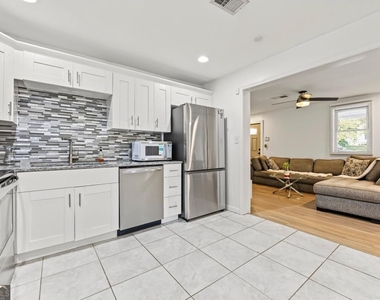 1416 Graymont Drive Sw - Photo Thumbnail 6