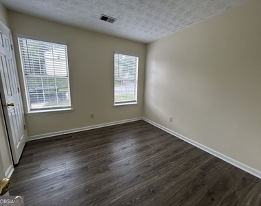 4800 Streamside Drive - Photo Thumbnail 12