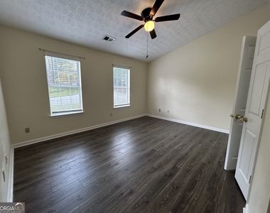 4800 Streamside Drive - Photo Thumbnail 10